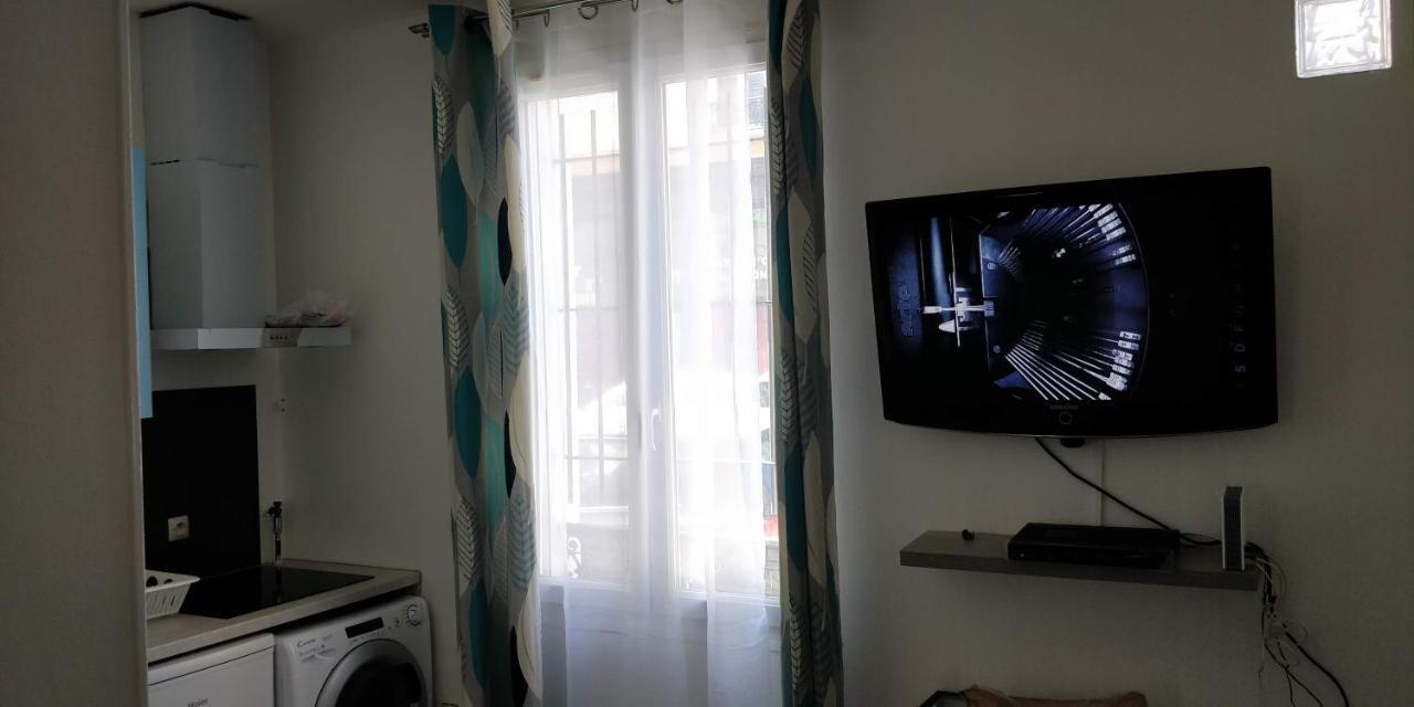 Modern 1 Bedroom Apartment Near The Metro. イヴリー＝シュル＝セーヌ エクステリア 写真