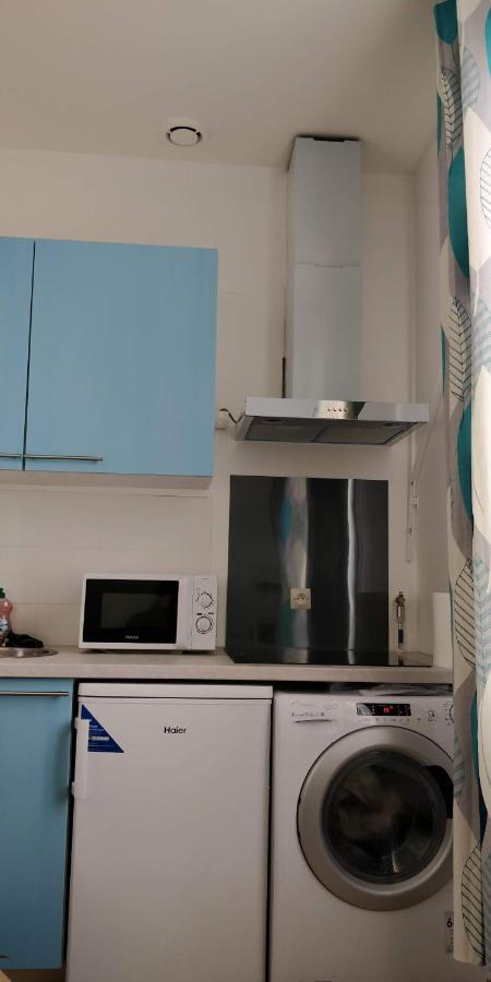 Modern 1 Bedroom Apartment Near The Metro. イヴリー＝シュル＝セーヌ エクステリア 写真