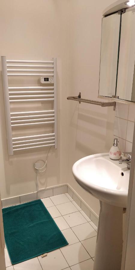 Modern 1 Bedroom Apartment Near The Metro. イヴリー＝シュル＝セーヌ エクステリア 写真