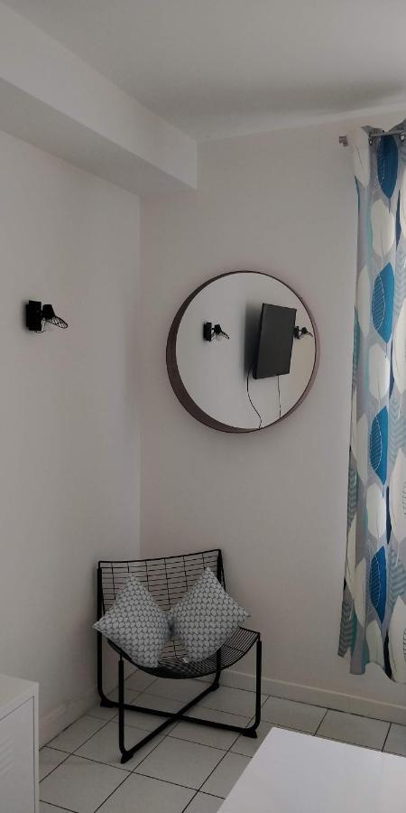 Modern 1 Bedroom Apartment Near The Metro. イヴリー＝シュル＝セーヌ エクステリア 写真