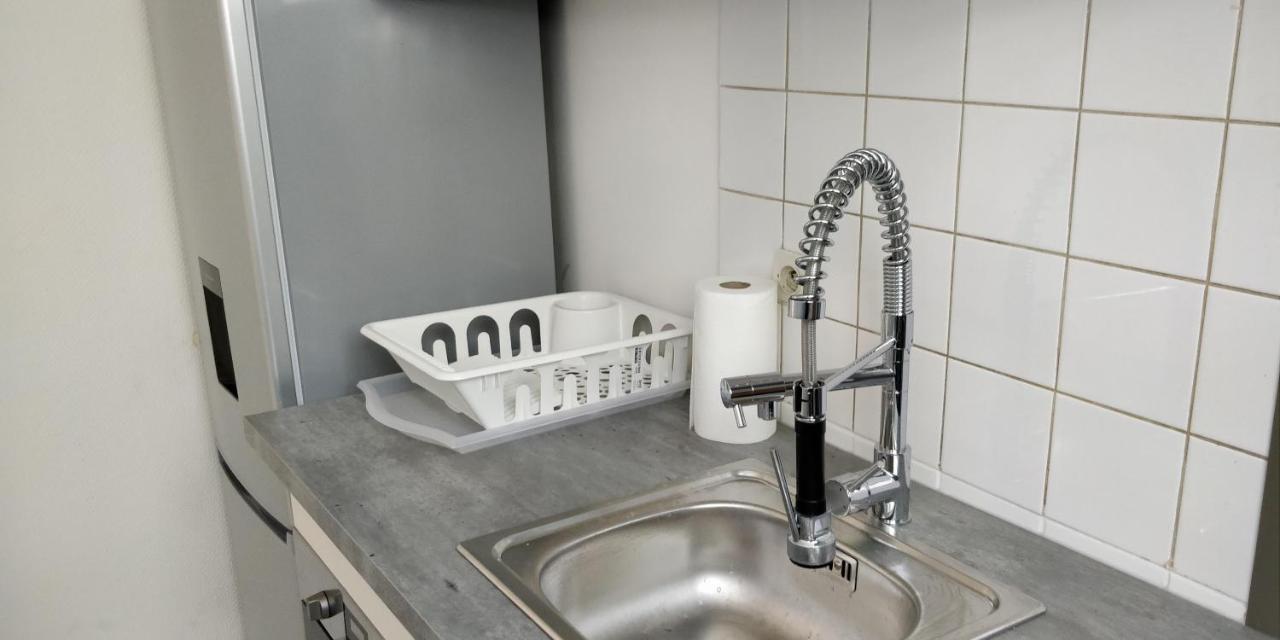 Modern 1 Bedroom Apartment Near The Metro. イヴリー＝シュル＝セーヌ エクステリア 写真